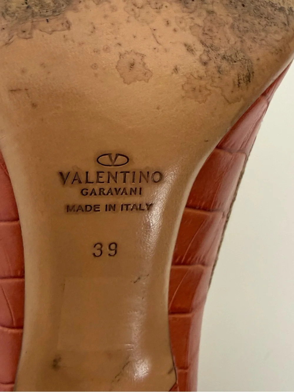 RARE Valentino Garavani Croc-Embossed Orange Leather Pumps with Gold Trim